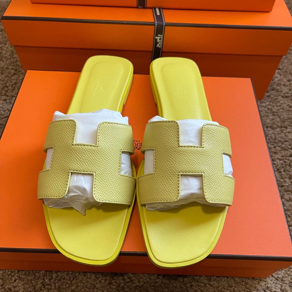 Hermes Oran Yellow 38.5 NEVER WORN
